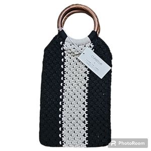Curateur bag Macrame small handbag wood handles.